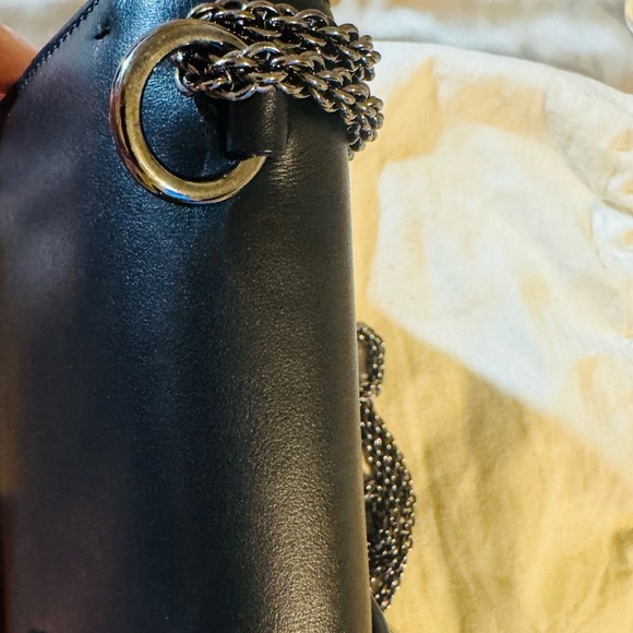 Chic Valentino Garavani Rockstud Shoulder Bag - Picture 9 of 14